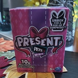 Present Pets Minis - Pink Surprise Box